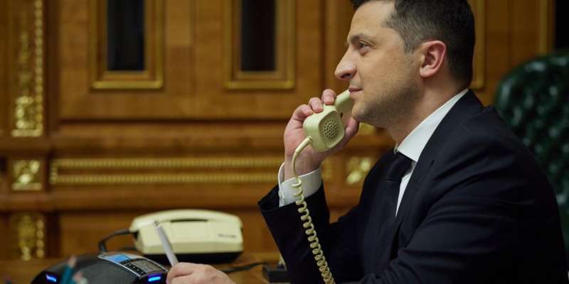 Zelensky offered to hold a meeting with Putin and Biden