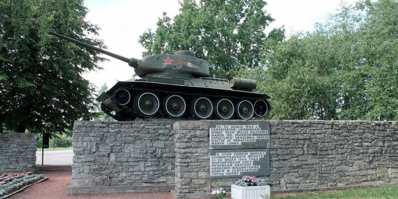 Narva authorities decided to move the T-34 monument