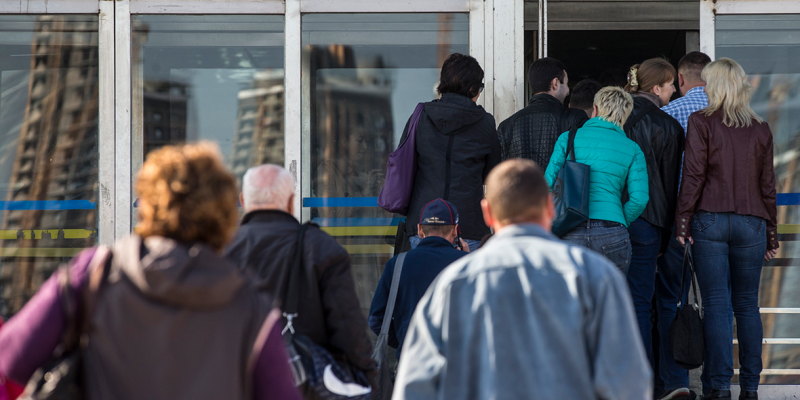 Queues of Russians have appeared in the service centers of the population of Kazakhstan