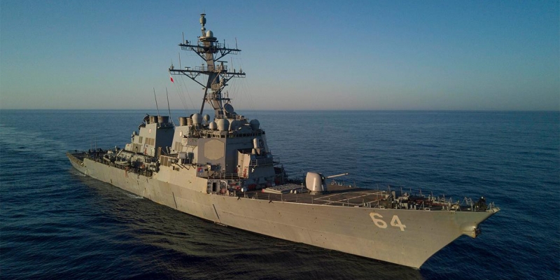 Эсминец США в Красном море перехватил выпущенные из Йемена ракеты и