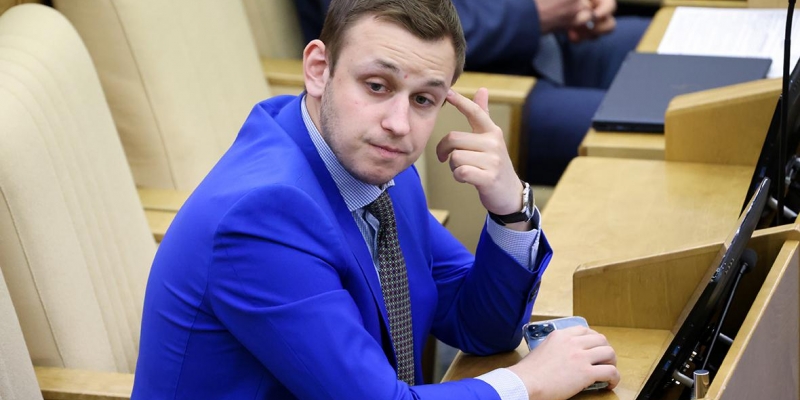 Комиссия Госдумы нашла основания для лишения депутата Власова мандата