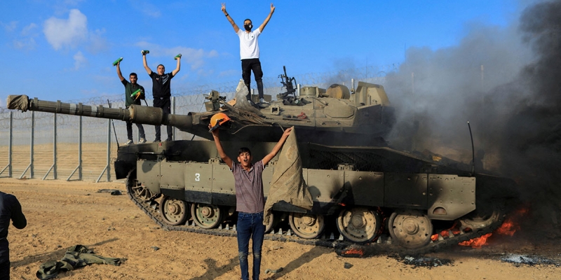 Армия Израиля взяла Газу в окружение