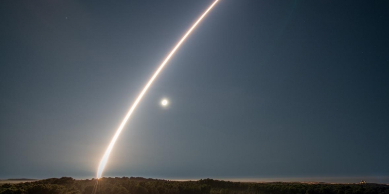 Франция провела запуск межконтинентальной баллистической ракеты