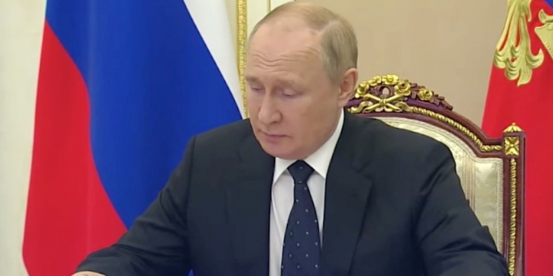 Putin at a meeting with the Security Council called for decent elections in September