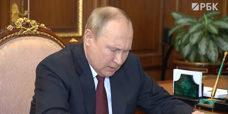 Putin offered to give rest to the participants of the operation in the LPR