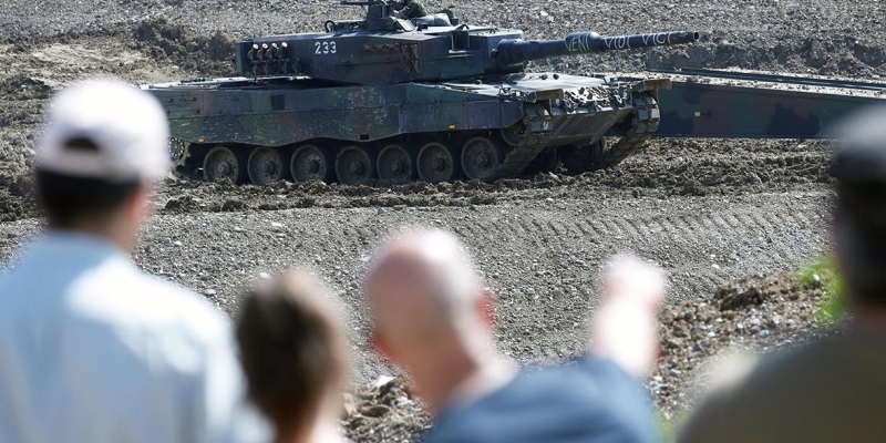 Bloomberg learned about Berlin's plans to allow the supply of tanks to Ukraine