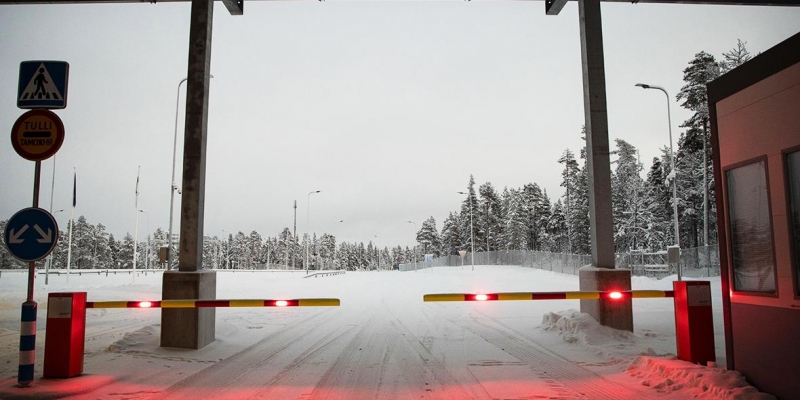 Финляндия закроет все пункты пропуска на границе с Россией