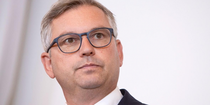 Министра финансов Австрии лишили водительских прав за превышение